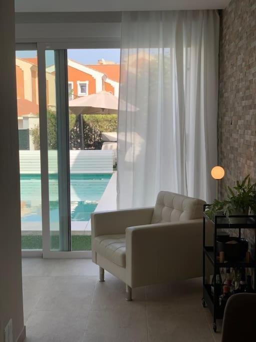 Modern Beachside Townhouse W/ Private Pool Villa *