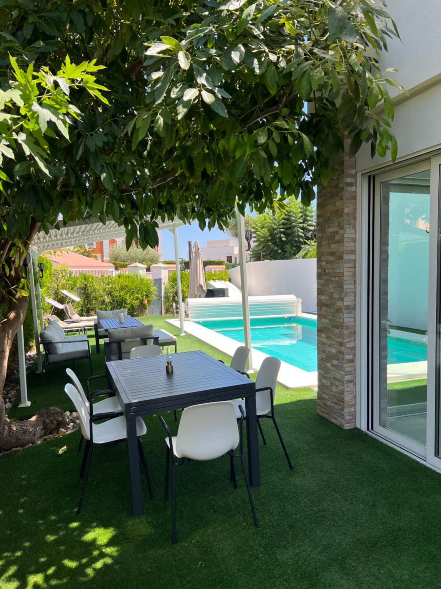 Modern Beachside Townhouse W/ Private Pool Villa Marbella